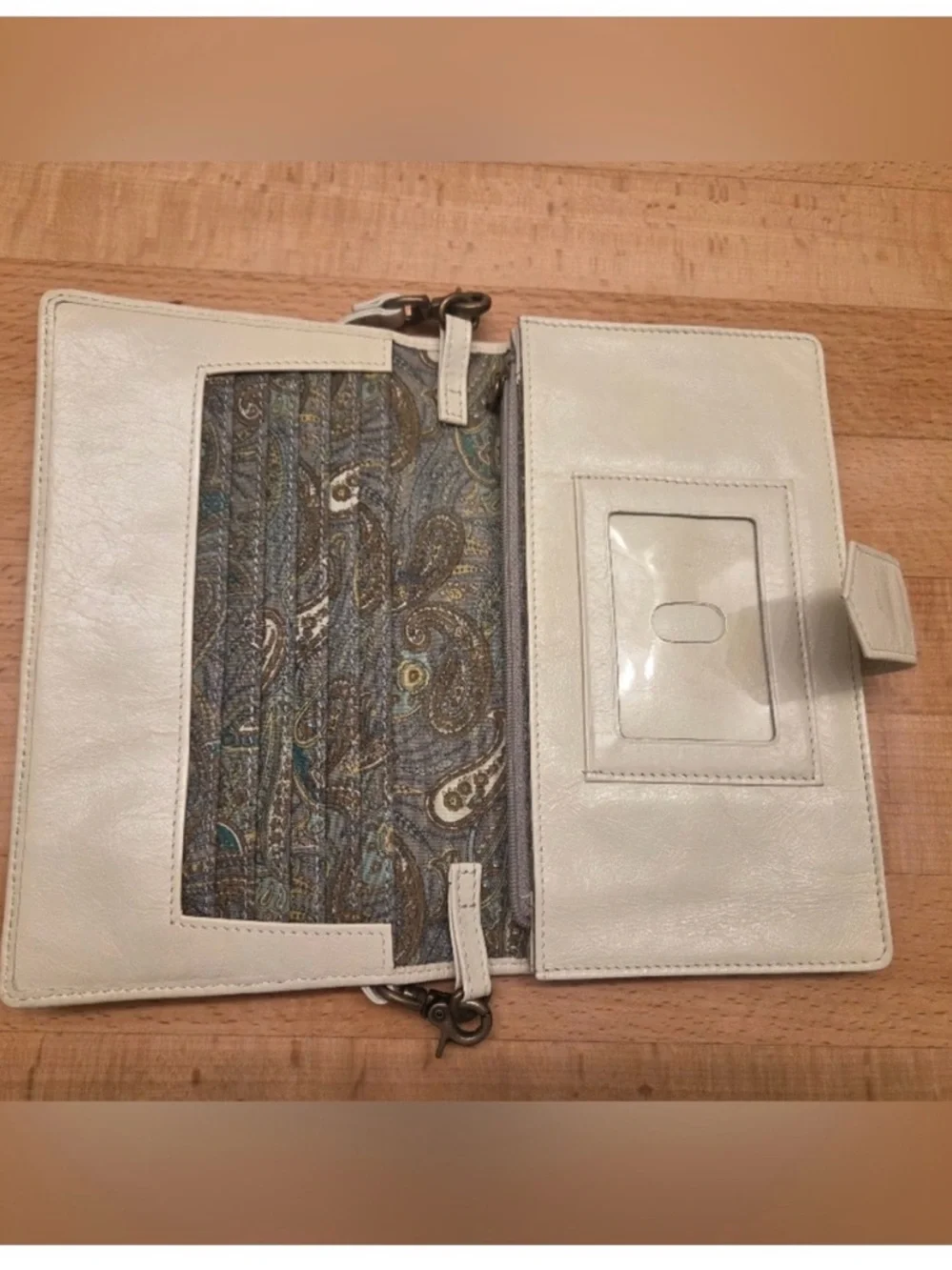 HOBO International Genuine Leather Wallet/Wristlet Cream - Picture 3 of 7